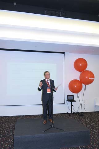 José María Sallés de Wtransnet durante el discurso inaugural del Wconnecta Barcelona 2014.